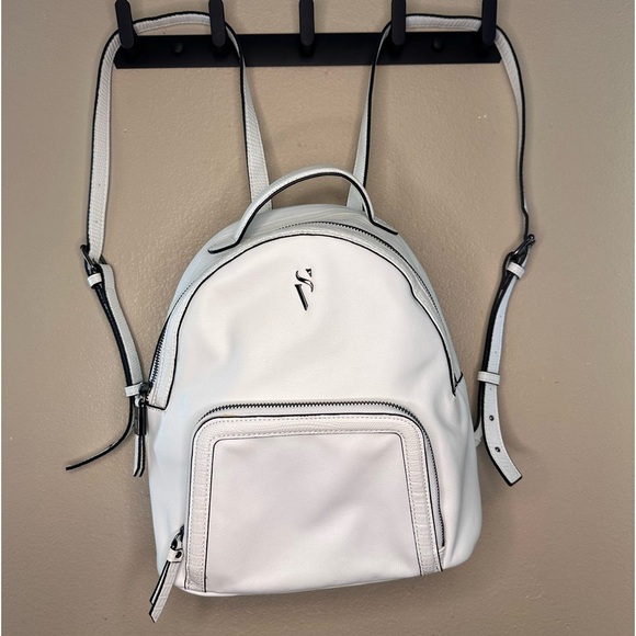 Simply Vera Vera Wang White Leather Mini Backpack Purse Bag - Picture 1 of 9